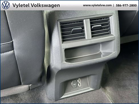 Used 2020 Volkswagen Atlas Cross Sport SE image 13