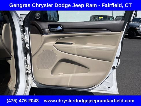 Used 2019 Jeep Grand Cherokee Overland AWD/4WD image 10