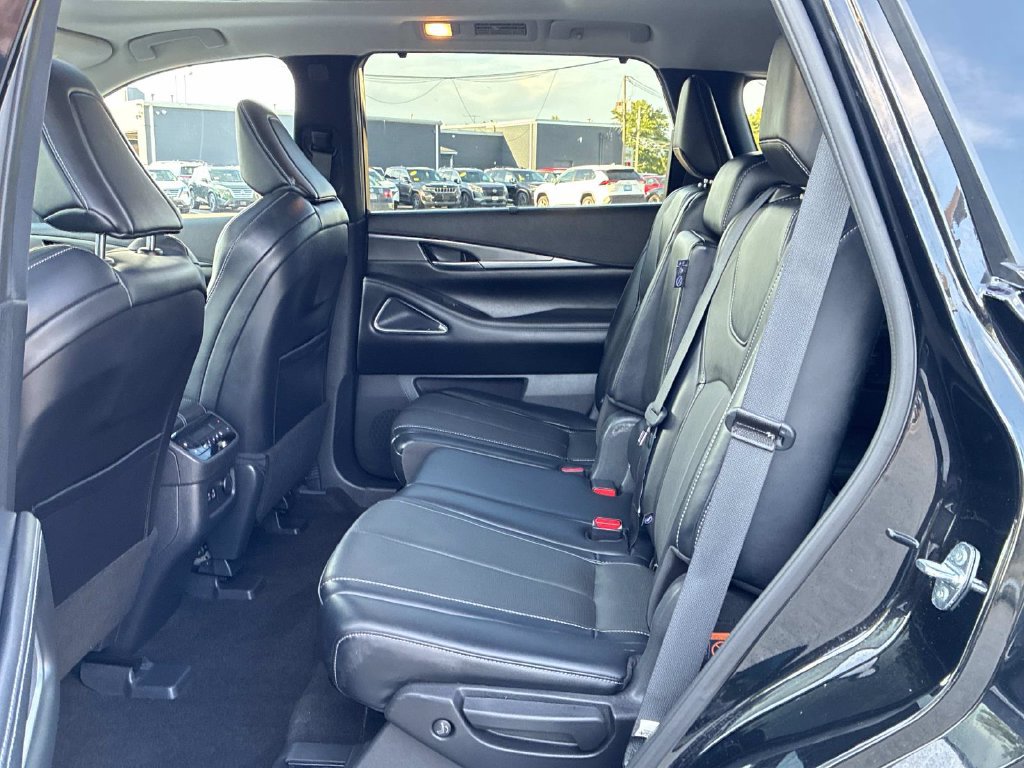 Used 2023 INFINITI QX60 Luxe w/ Vision Package AWD/4WD image 17