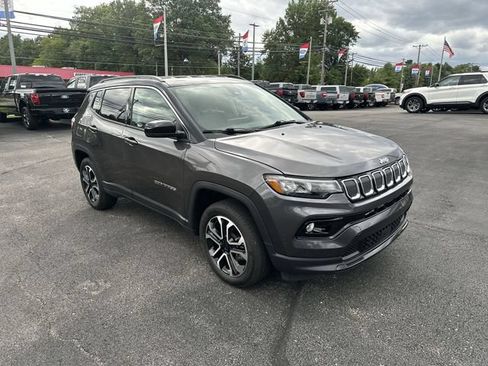 Used 2022 Jeep Compass Limited AWD/4WD image 11