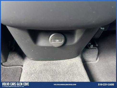 Certified 2025 Volvo XC90 B5 Core w/ Climate Package image 10