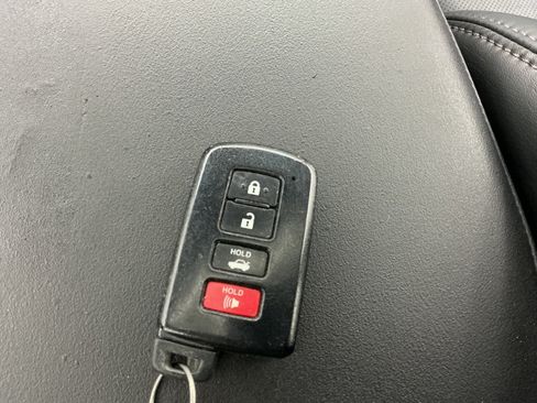 Used 2016 Toyota Avalon Limited w/ Toyota Safety Sense Package FWD image 44