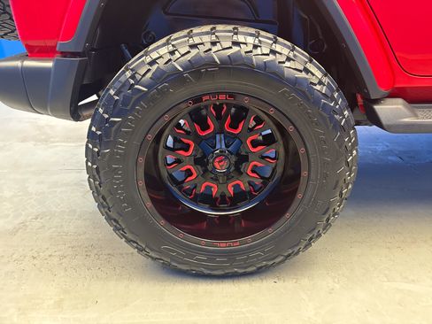 Used 2020 Jeep Wrangler Unlimited Sahara AWD/4WD image 8