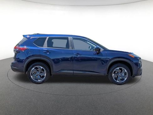 Used 2025 Nissan Rogue SV AWD/4WD image 4