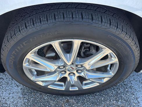 Used 2023 Buick Enclave Essence w/ Experience Buick Package image 9