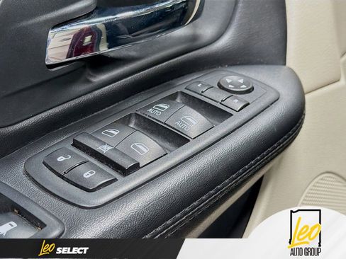 Used 2020 Dodge Grand Caravan SE image 17