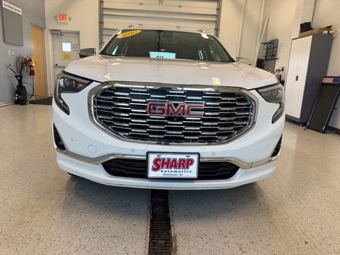 Used 2020 GMC Terrain Denali w/ GMC Pro Grade Package AWD/4WD image 5