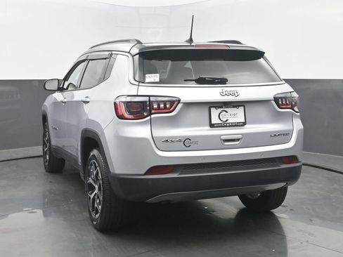 Used 2024 Jeep Compass Limited AWD/4WD image 4