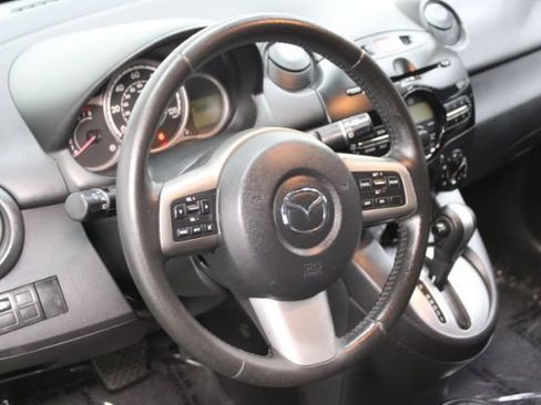 Used 2012 MAZDA MAZDA2 Touring FWD image 10