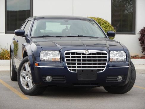 Used 2005 Chrysler 300 Touring w/ Comfort/Convenience Group AWD/4WD image 5