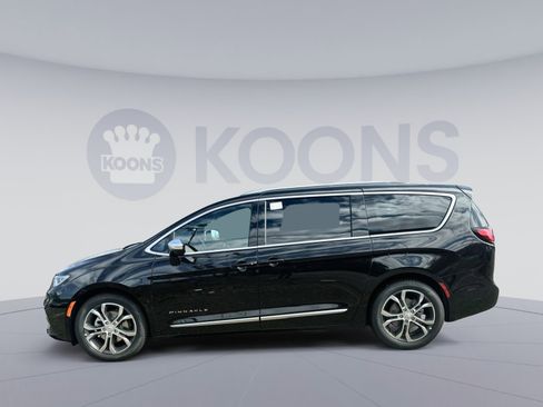 New 2026 Chrysler Pacifica Pinnacle w/ Trailer Tow Group image 2