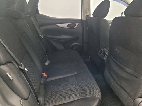 Used 2020 Nissan Rogue Sport S image 19