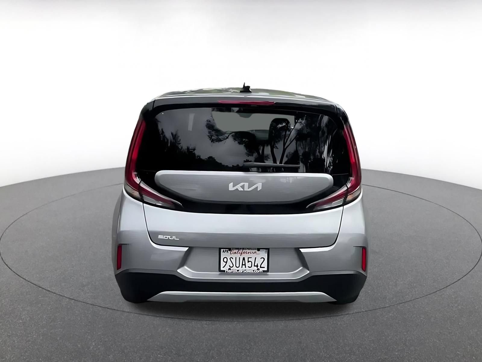 Used 2025 Kia Soul LX w/ LX Technology Package FWD image 12