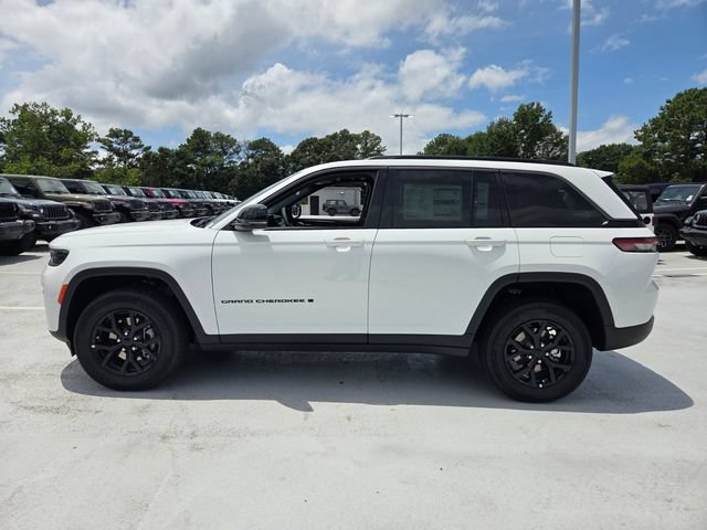 New 2026 Jeep Grand Cherokee Altitude RWD image 4