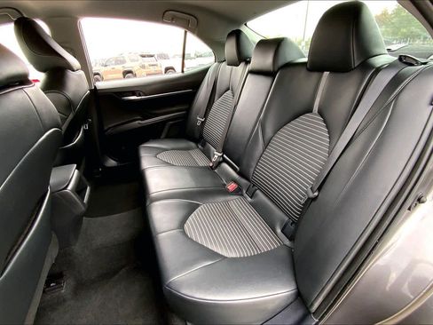 Used 2024 Toyota Camry SE image 20