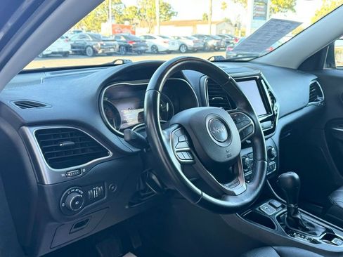 Used 2020 Jeep Cherokee Limited FWD image 10