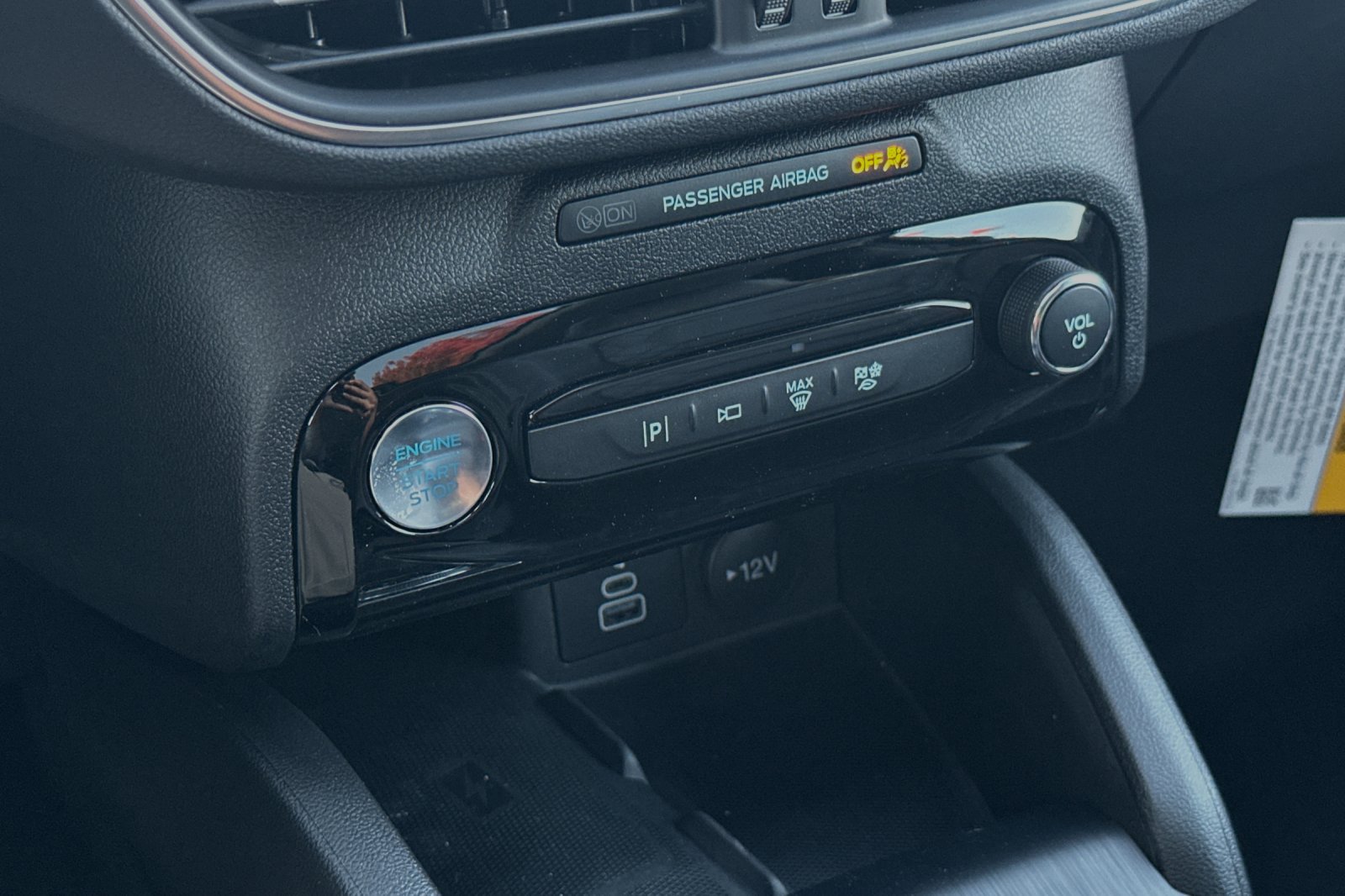 New 2024 Ford Escape SE w/ PHEV Premium Package FWD image 18