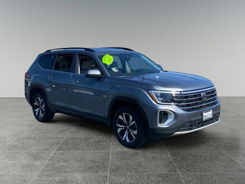 Used 2025 Volkswagen Atlas SE FWD image 7