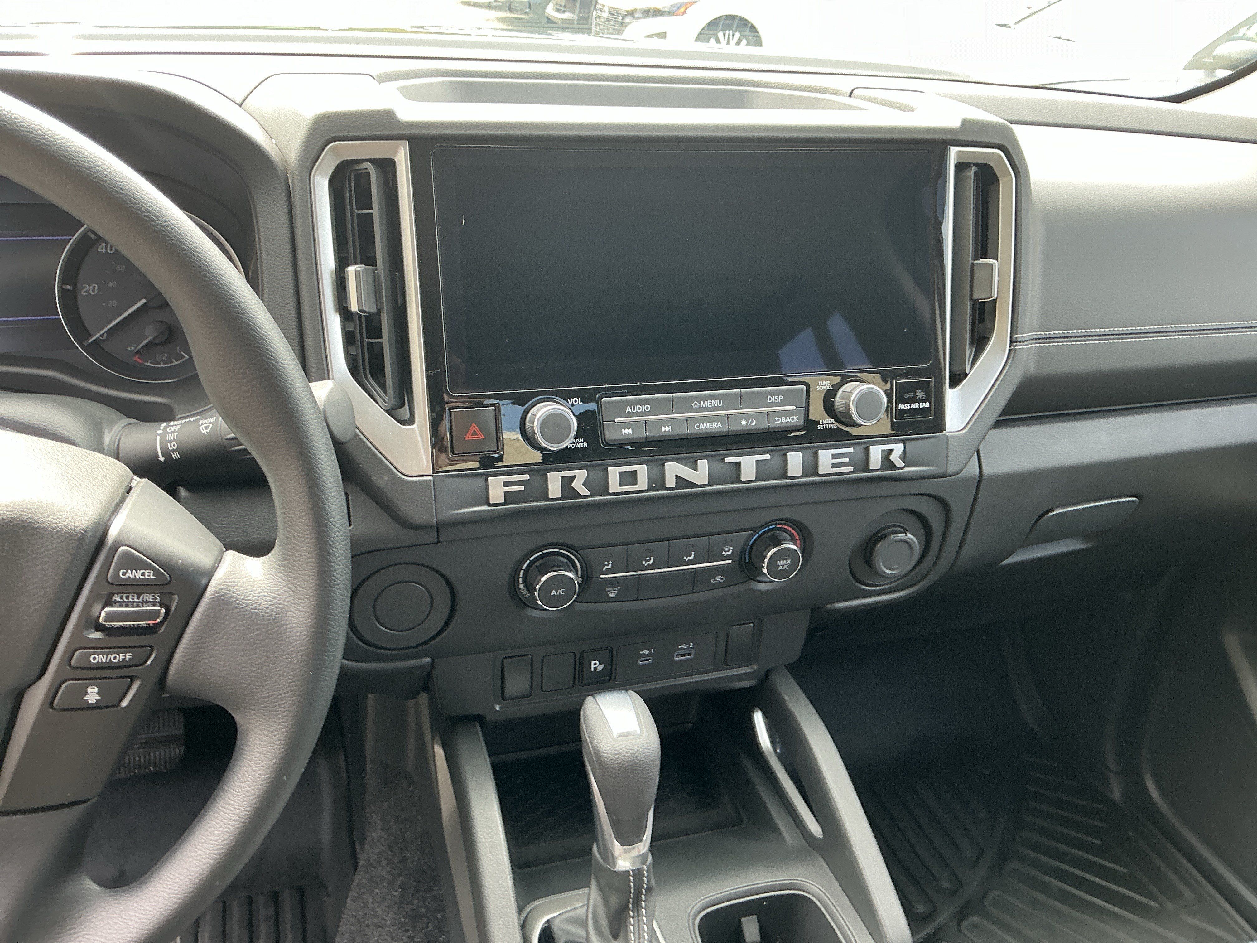 Used 2025 Nissan Frontier SV RWD image 13