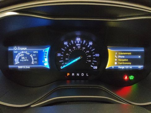 Used 2020 Ford Fusion SE image 23