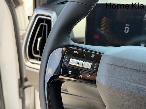 New 2026 Kia Sorento LX FWD image 14