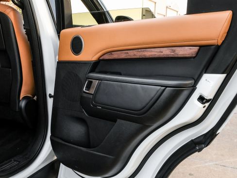 Used 2020 Land Rover Discovery HSE Luxury image 47