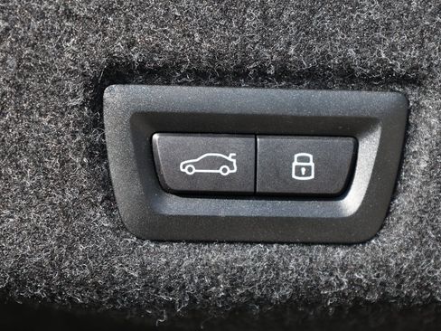 Used 2025 BMW 530i xDrive 530i xDrive image 9