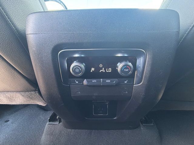 Used 2025 GMC Yukon Denali AWD/4WD image 24