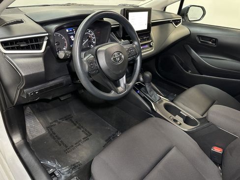 Used 2025 Toyota Corolla LE FWD image 23
