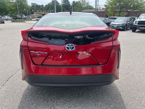 Used 2018 Toyota Prius Prime Advanced w/ Carpet Mat Package FWD image 7