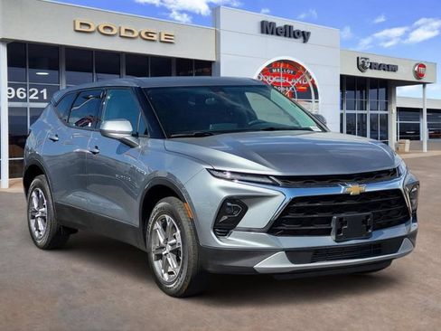 Used 2025 Chevrolet Blazer LT AWD/4WD image 2