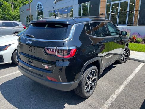 Used 2024 Jeep Compass Limited AWD/4WD image 3