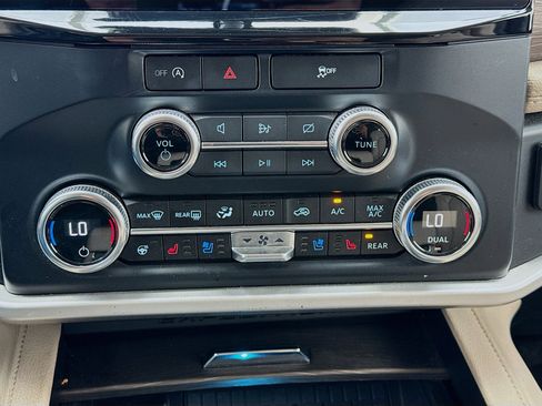 Used 2024 Ford Expedition Max Limited image 12