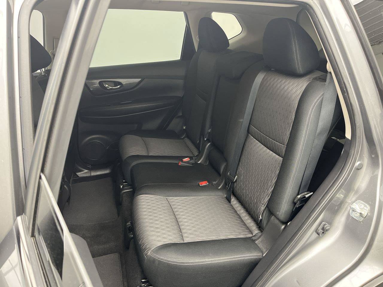 Used 2020 Nissan Rogue SV AWD/4WD image 10