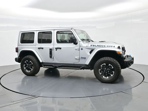 Used 2024 Jeep Wrangler Unlimited Rubicon 4xe image 3
