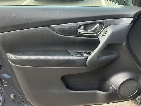 Used 2016 Nissan Rogue SL w/ SL Premium Package image 11