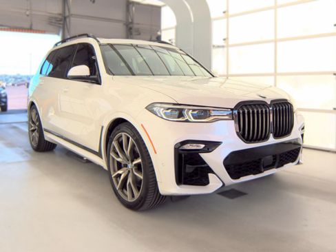 Used 2022 BMW X7 M50i w/ Dynamic Handling Package AWD/4WD image 1