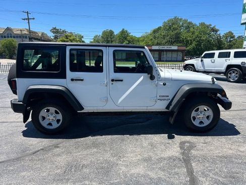 Used 2016 Jeep Wrangler Unlimited Sport AWD/4WD image 6