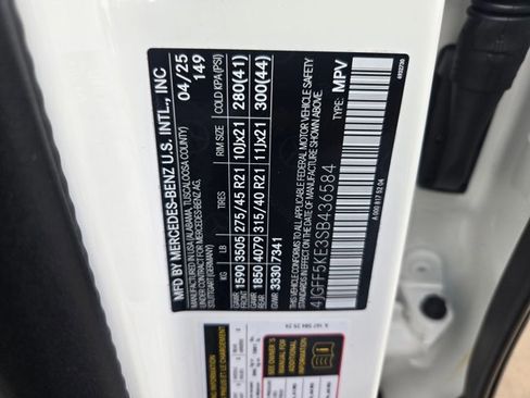 Used 2025 Mercedes-Benz GLS 450 4MATIC image 26