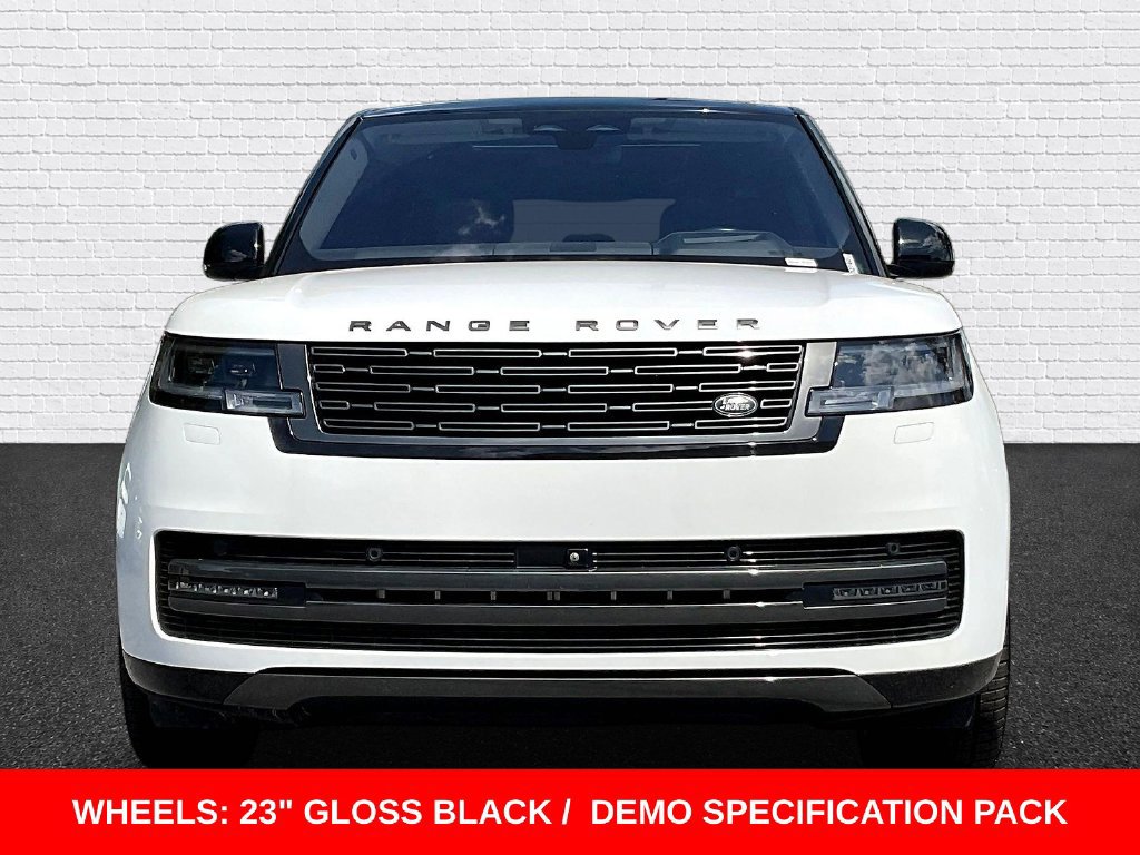 Used 2022 Land Rover Range Rover SE AWD/4WD image 2