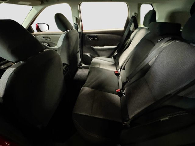 Used 2023 Nissan Rogue SV AWD/4WD image 23