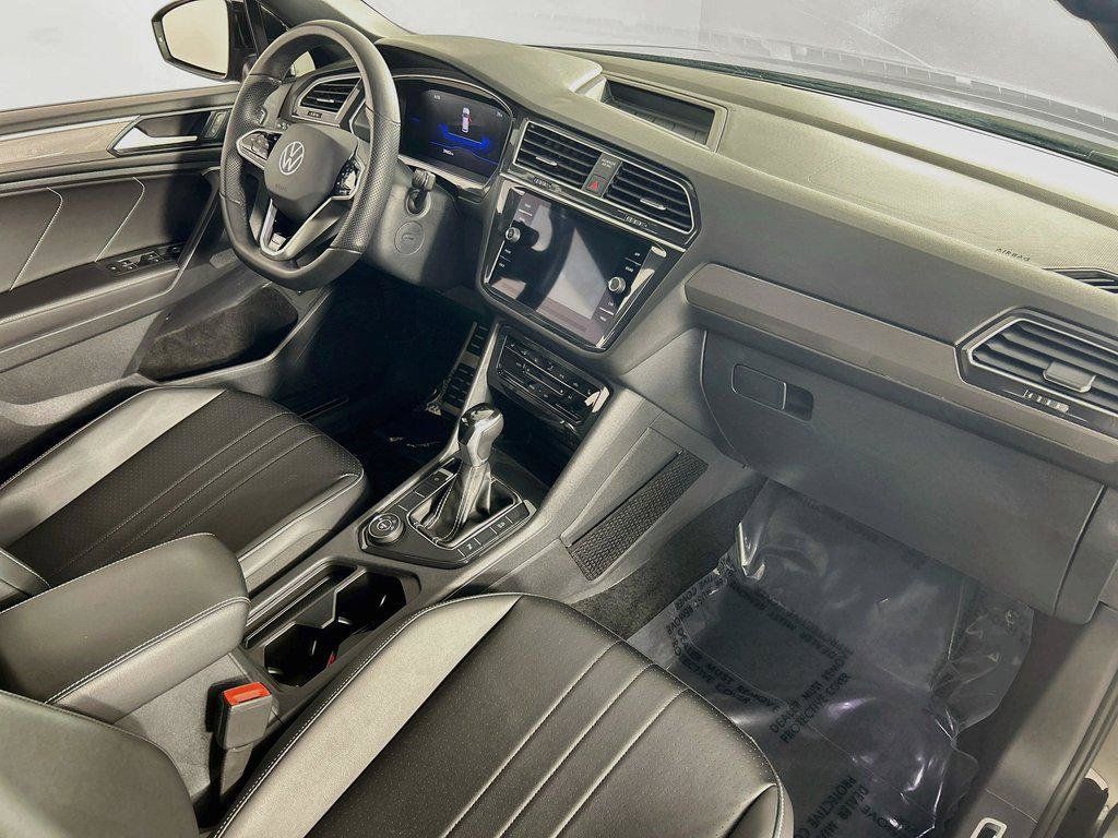 Certified 2024 Volkswagen Tiguan SE R-Line AWD/4WD image 29