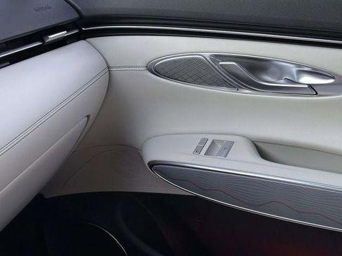 Used 2023 Genesis GV70 2.5T w/ Advanced Package image 30