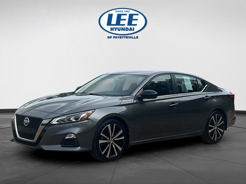 Used 2020 Nissan Altima 2.5 SR w/ Premium Package FWD image 8