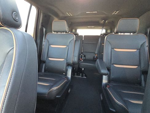 Used 2023 GMC Yukon XL AT4 image 25