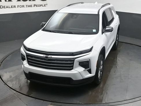 New 2026 Chevrolet Traverse LT w/ Driver Confidence Package FWD image 25
