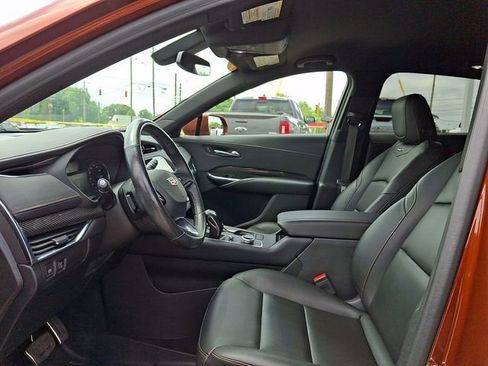 Used 2019 Cadillac XT4 Sport w/ Cold Weather Package FWD image 13