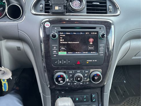 Used 2016 Buick Enclave Leather image 11