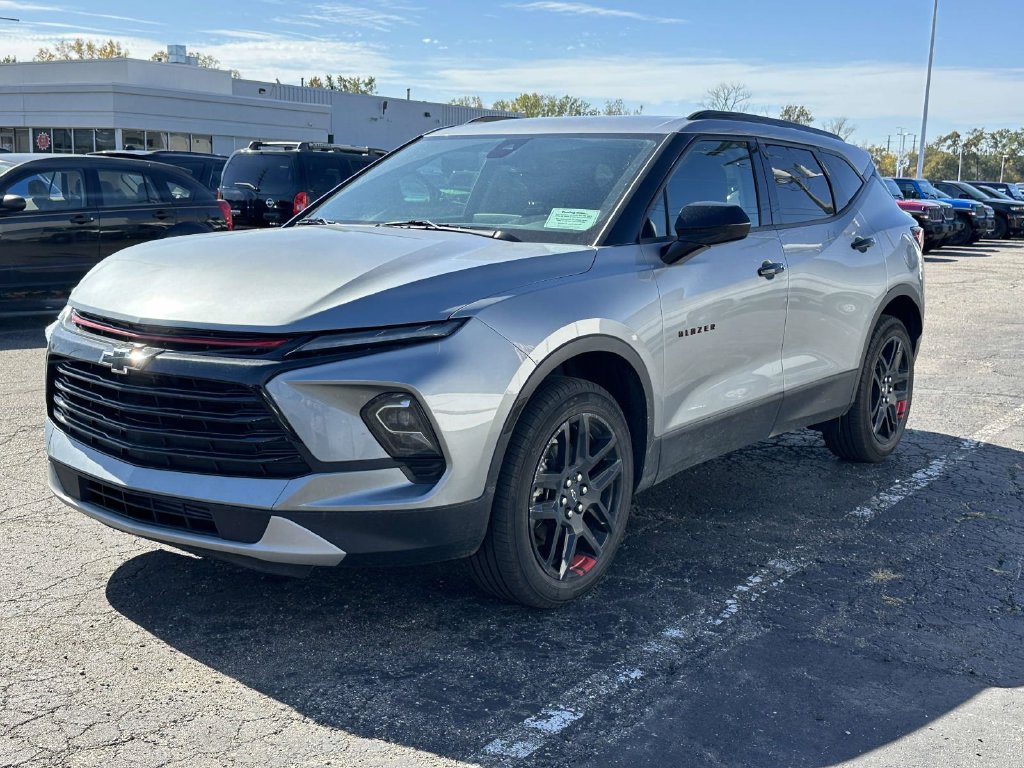 Used 2024 Chevrolet Blazer LT w/ Redline Edition FWD image 7
