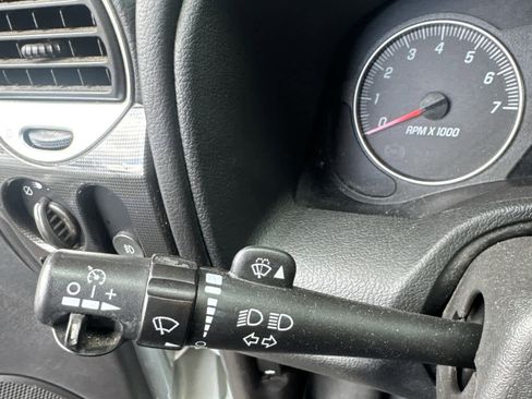 Used 2008 GMC Envoy SLE image 17